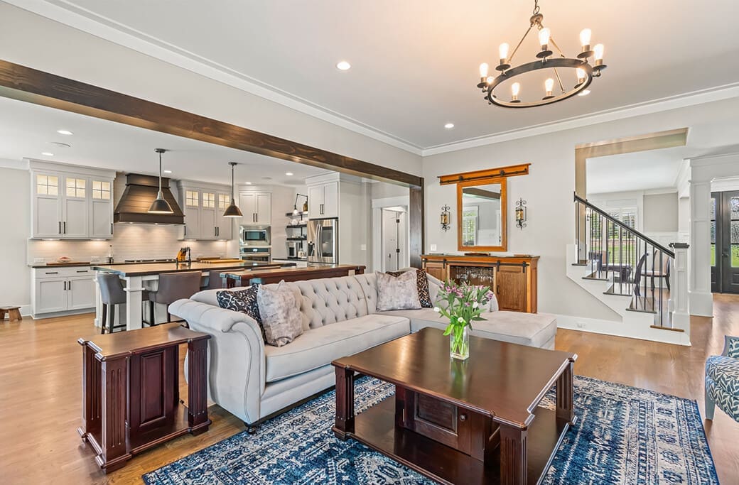 Neighborhood Overview: History & Modernity